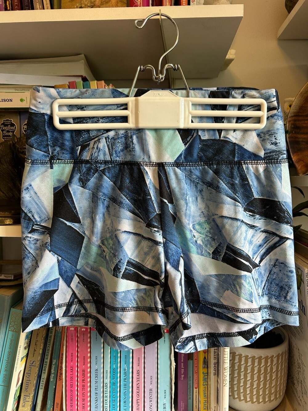 Balance Collection Women's Athletic Running Shorts, Size Large, Blue Geo Print